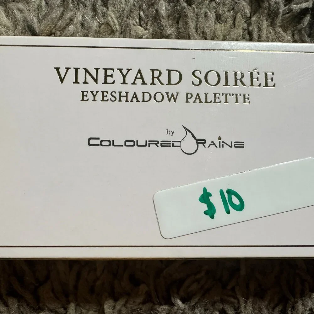 Coloured Raine - Picture 2 of 2